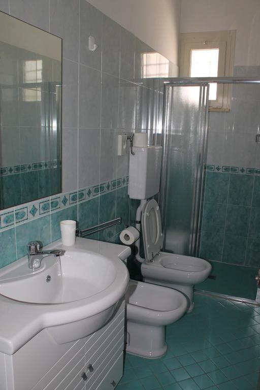 Hotel Costanza Чезенатіко Номер фото